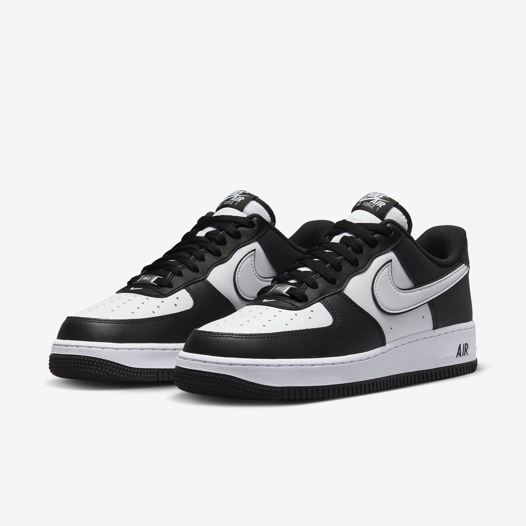 Tênis Nike Air Force 1 Panda - Preto e Branco