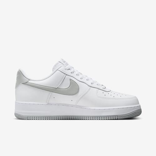 NIKE AIR FORCE 1 07 LX 7.5 ホワイト/シルバー Tênis Nike Air Force 1 07 - Branco e Cinza - Sneakers New - Site