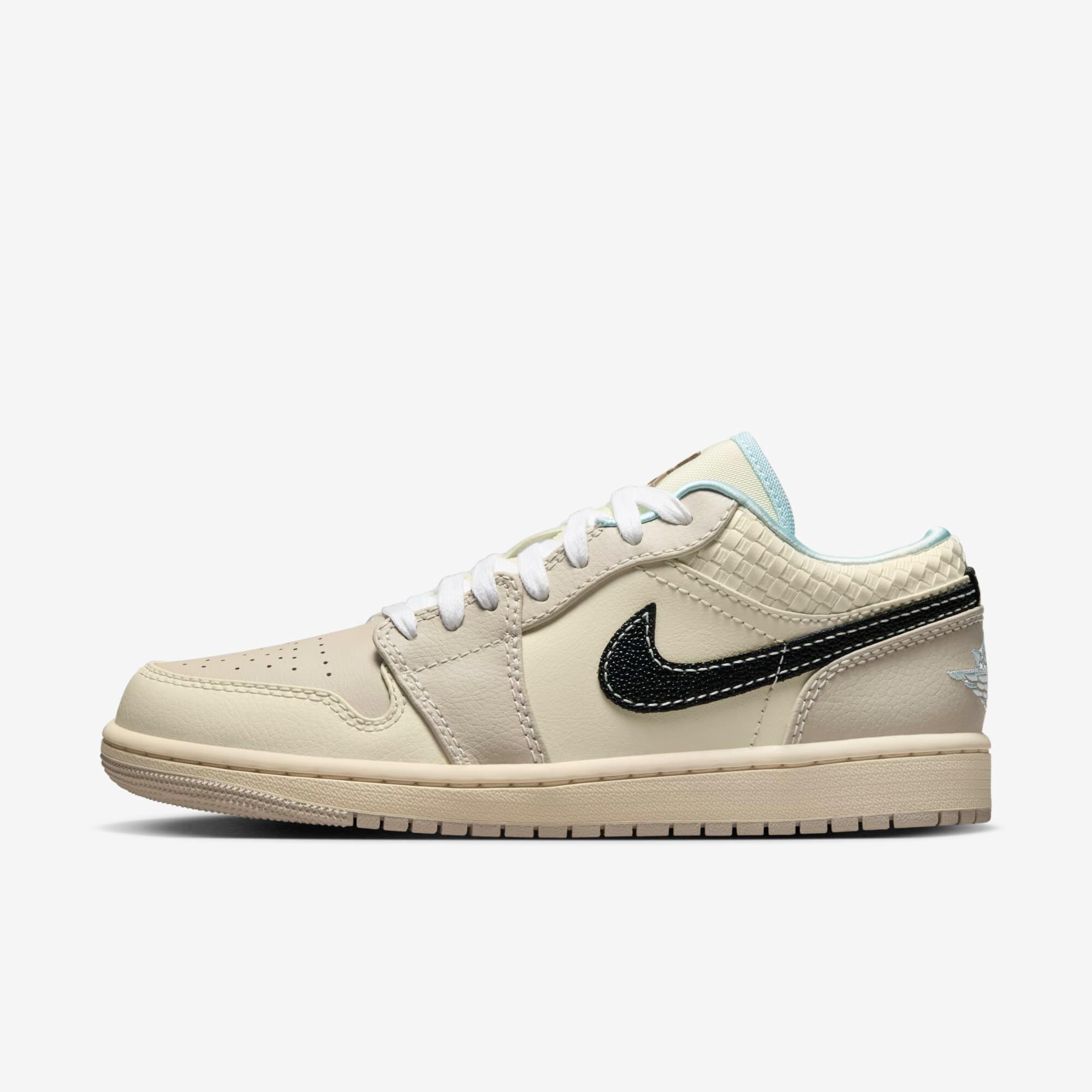 NIKE ナイキウィメンズ エアジョーダン 1 ロー WMNS AIR JORDAN 1 LOW SE
白金 Women's Air Jordan 1 Low SE Sail and Olive Aura - Nike