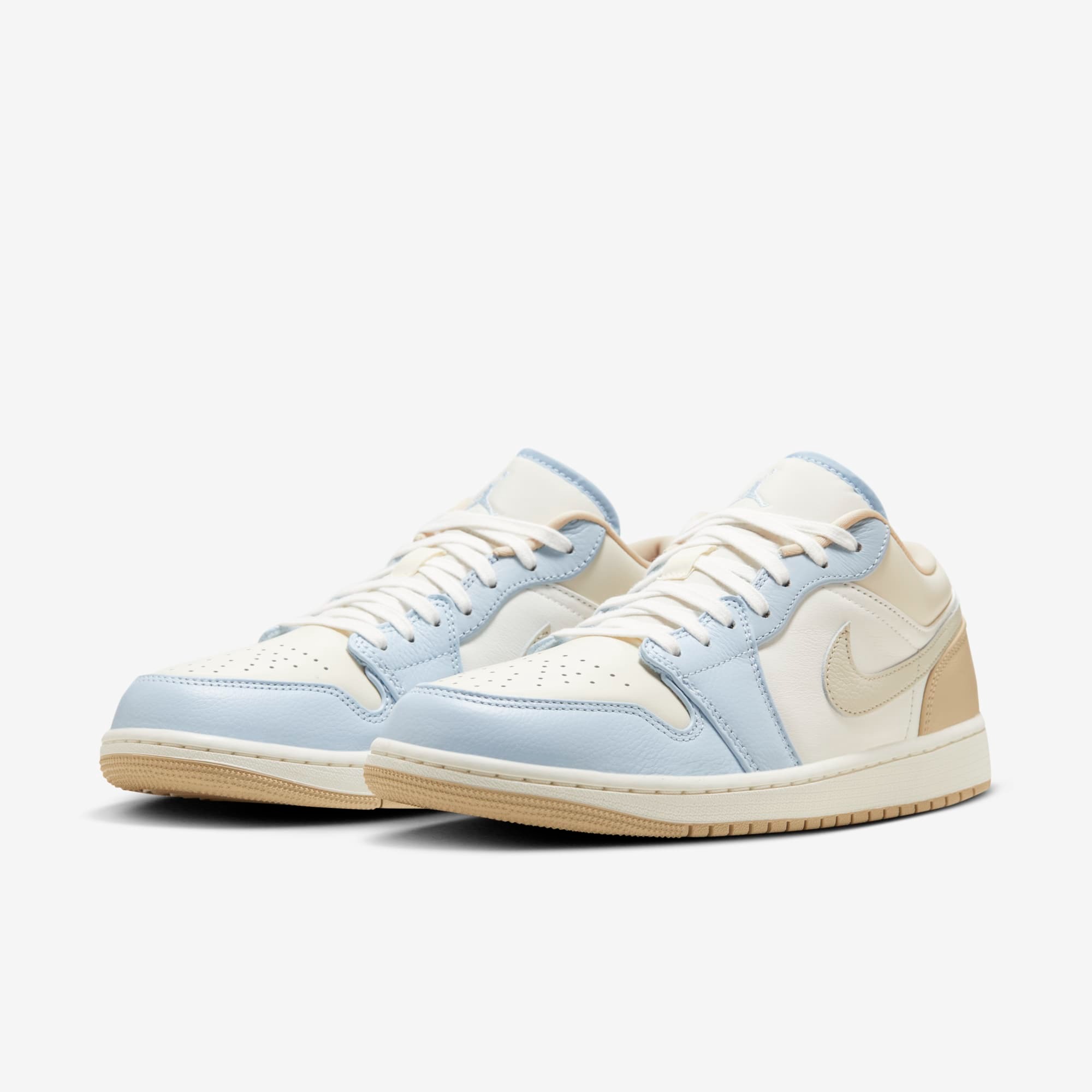 Tênis Nike Air Jordan 1 Low - Azul e Bege - Sneakers New - Site