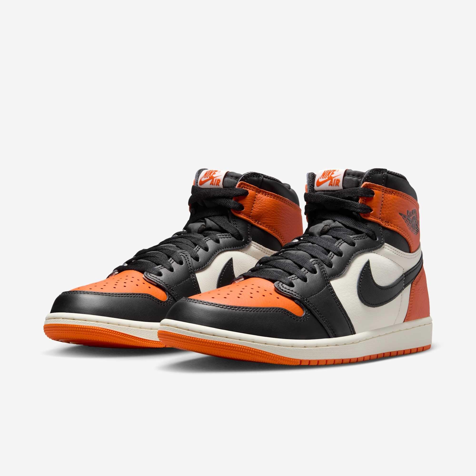 Tênis Air Jordan 1 Retro High OG - Preto e Laranja