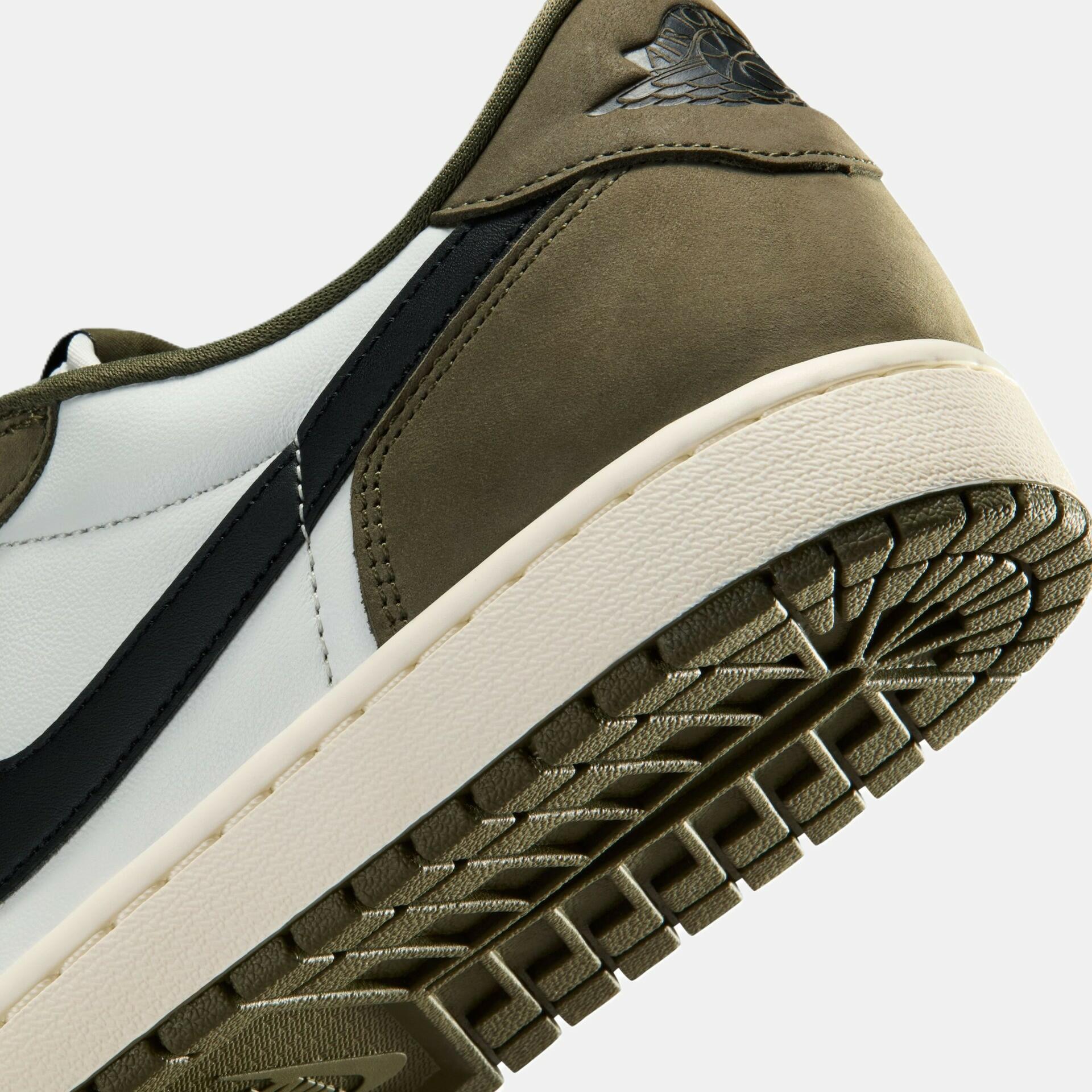 Tênis Air Jordan 1 Low Retro OG Medium Olive