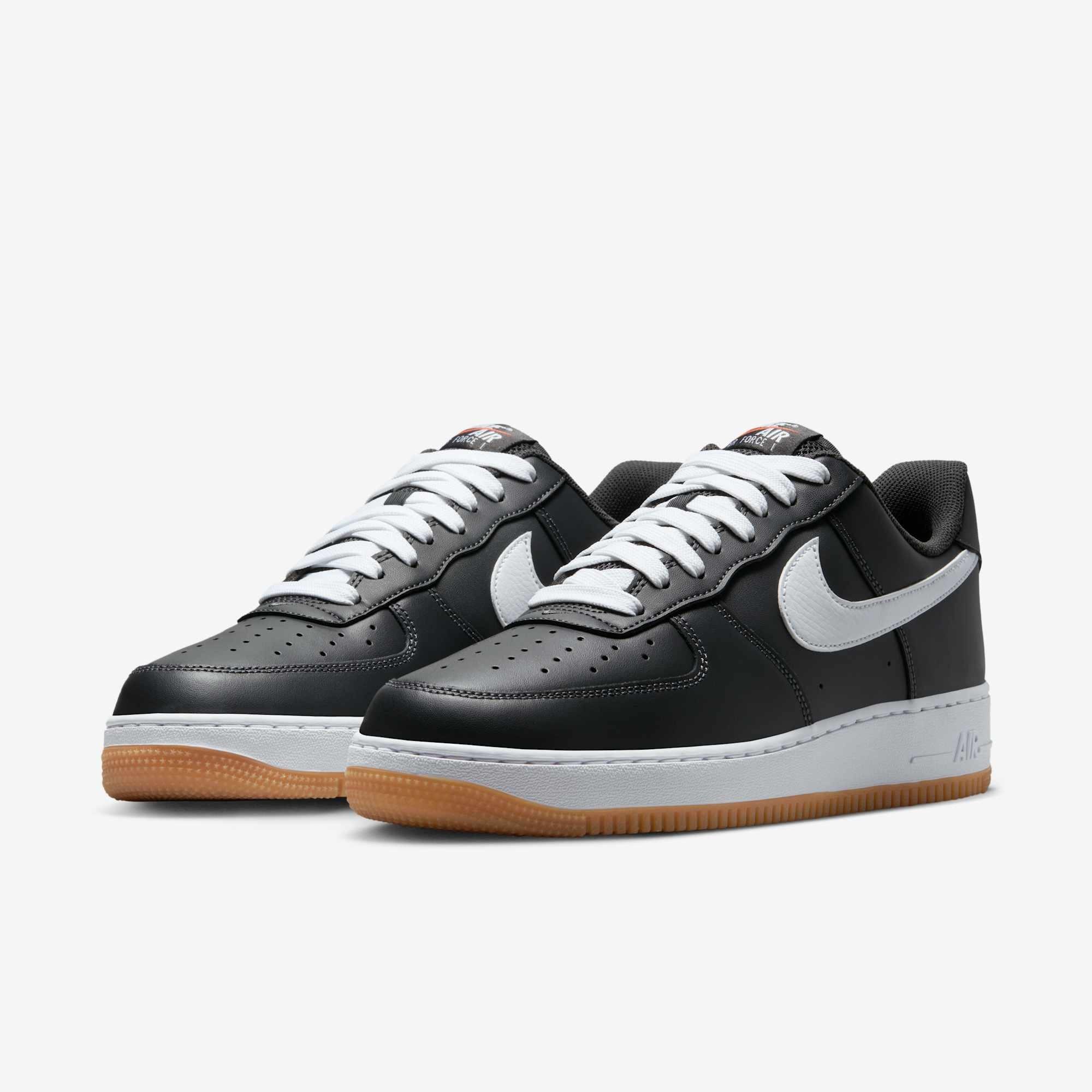 Tênis Nike Air Force 1 07 LV8 Essencial - Preto