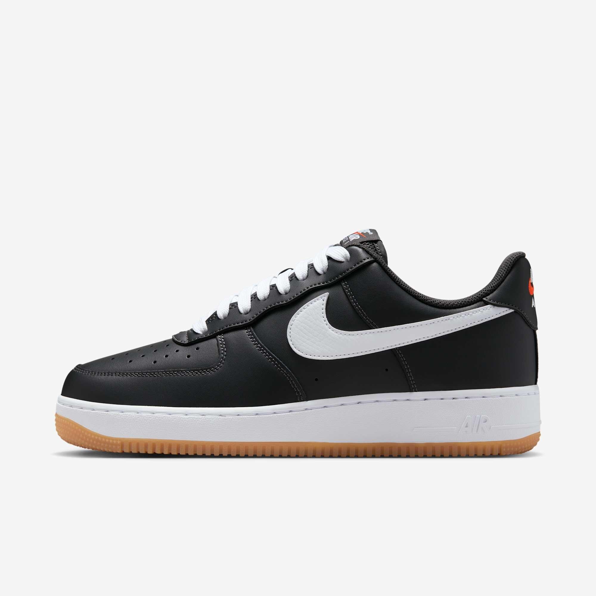 Tênis Nike Air Force 1 07 LV8 Essencial - Preto