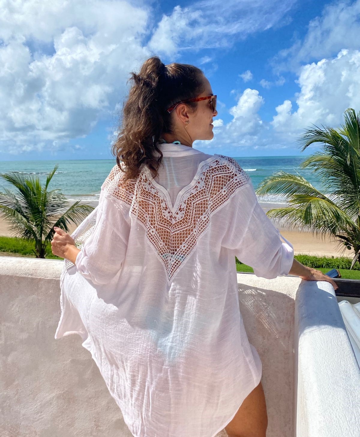 Chemise de Praia Feminina com Detalhe em Renda