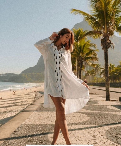 Chemise de Praia Feminina Manga Longa e Detalhes vazados