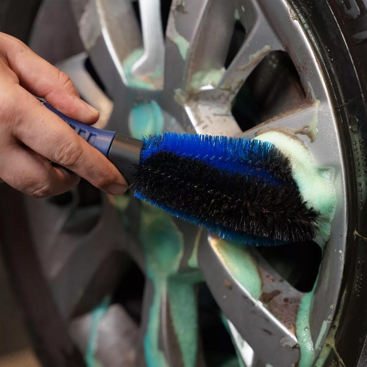 Escova para Limpeza Furo de Rodas - JS Imports