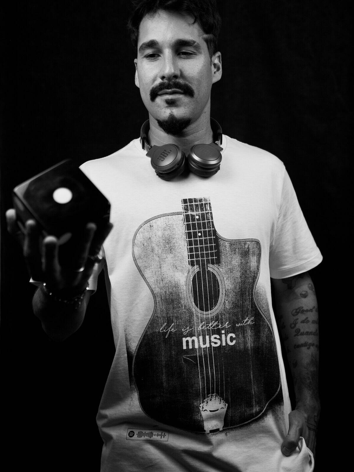 CAMISETA SPOTIFY VIOLÃO
