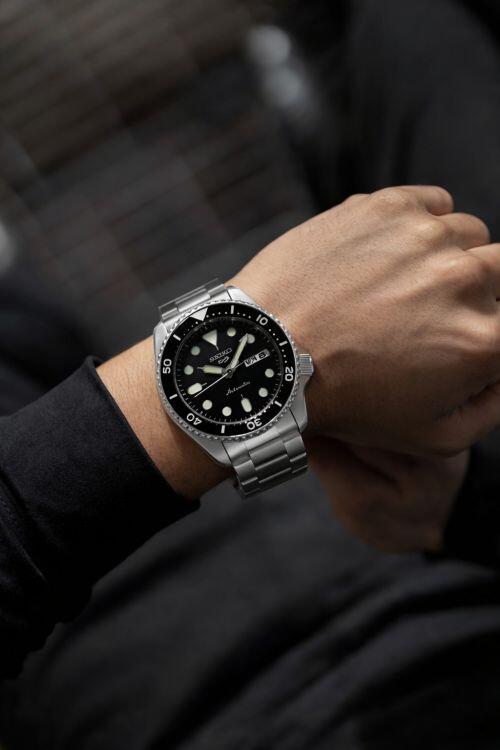 Comprar Relógio Seiko Masculino 5 Sports Automático Preto | Modelo