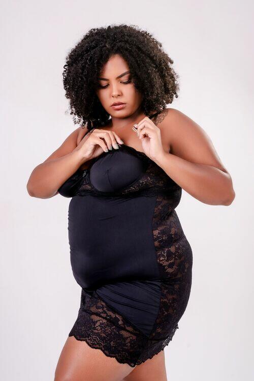Camisola Plus Size Microfibra com Detalhes em Renda