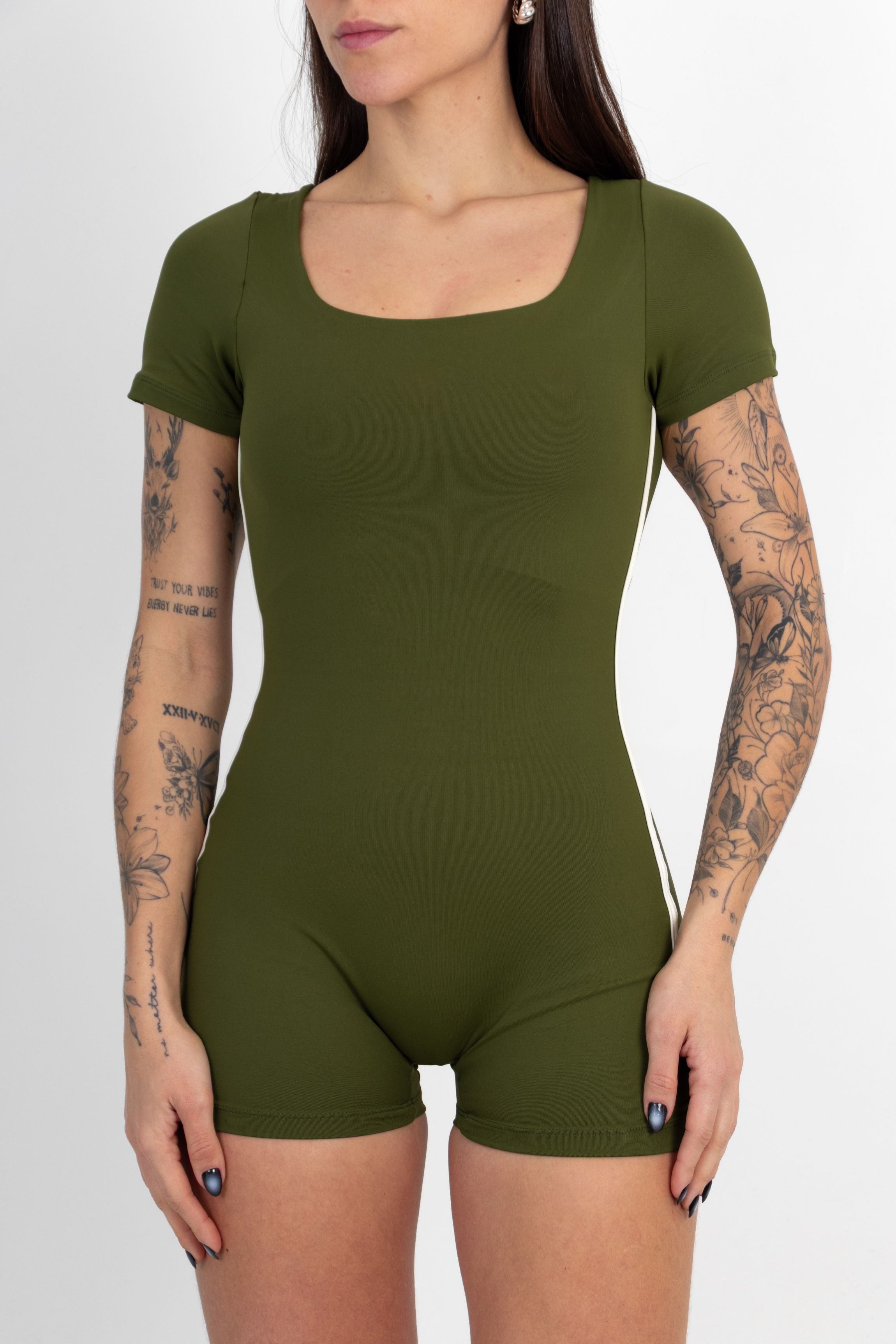 Macaquinho Ease Verde Militar c/ Off - foto 1