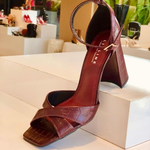 Comprar Sandália Salto Alto Coluna Alto Couro Lia Line R$319,90