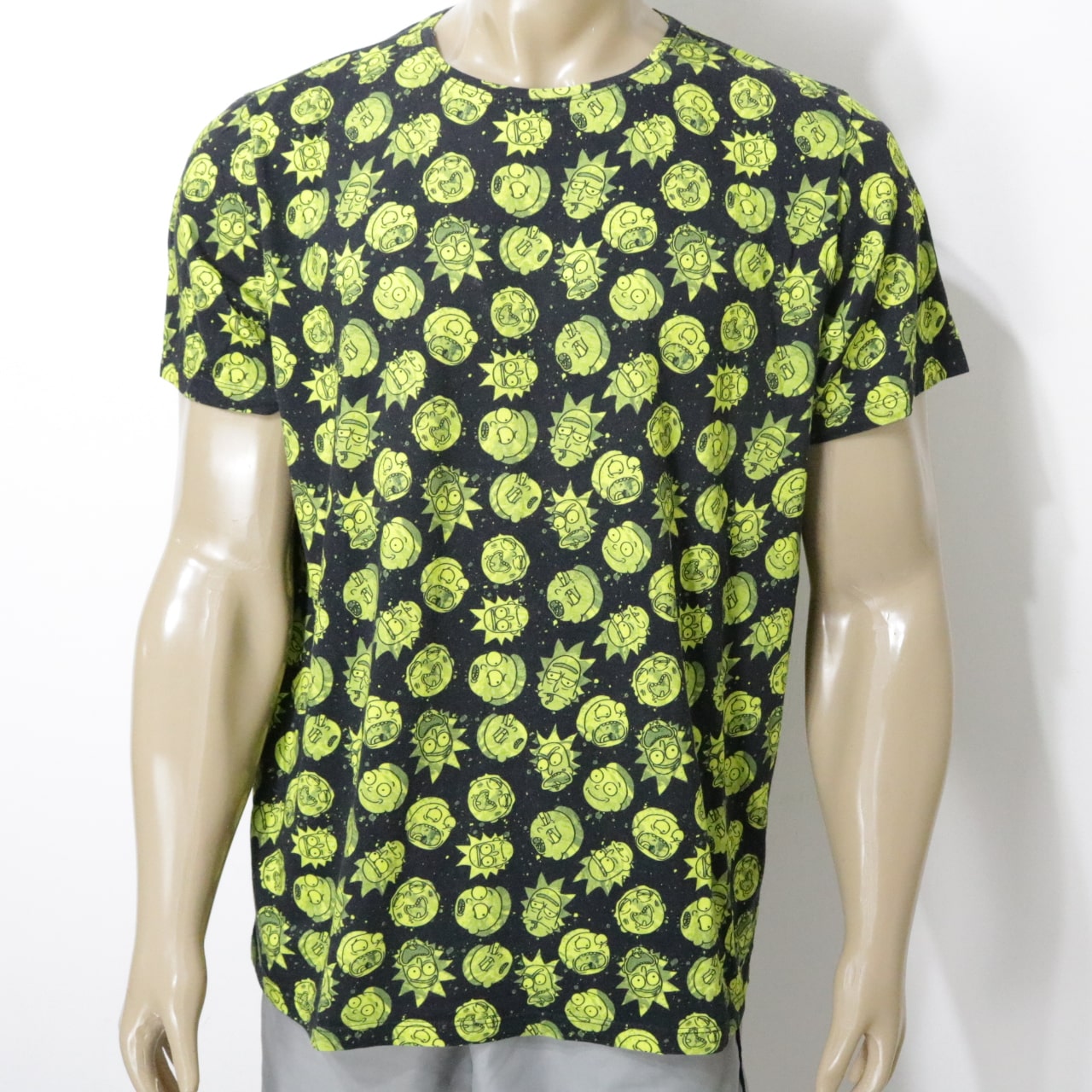 Comprar Camiseta Masculina Rick e Morty Veste G e 44/46 R$34,90