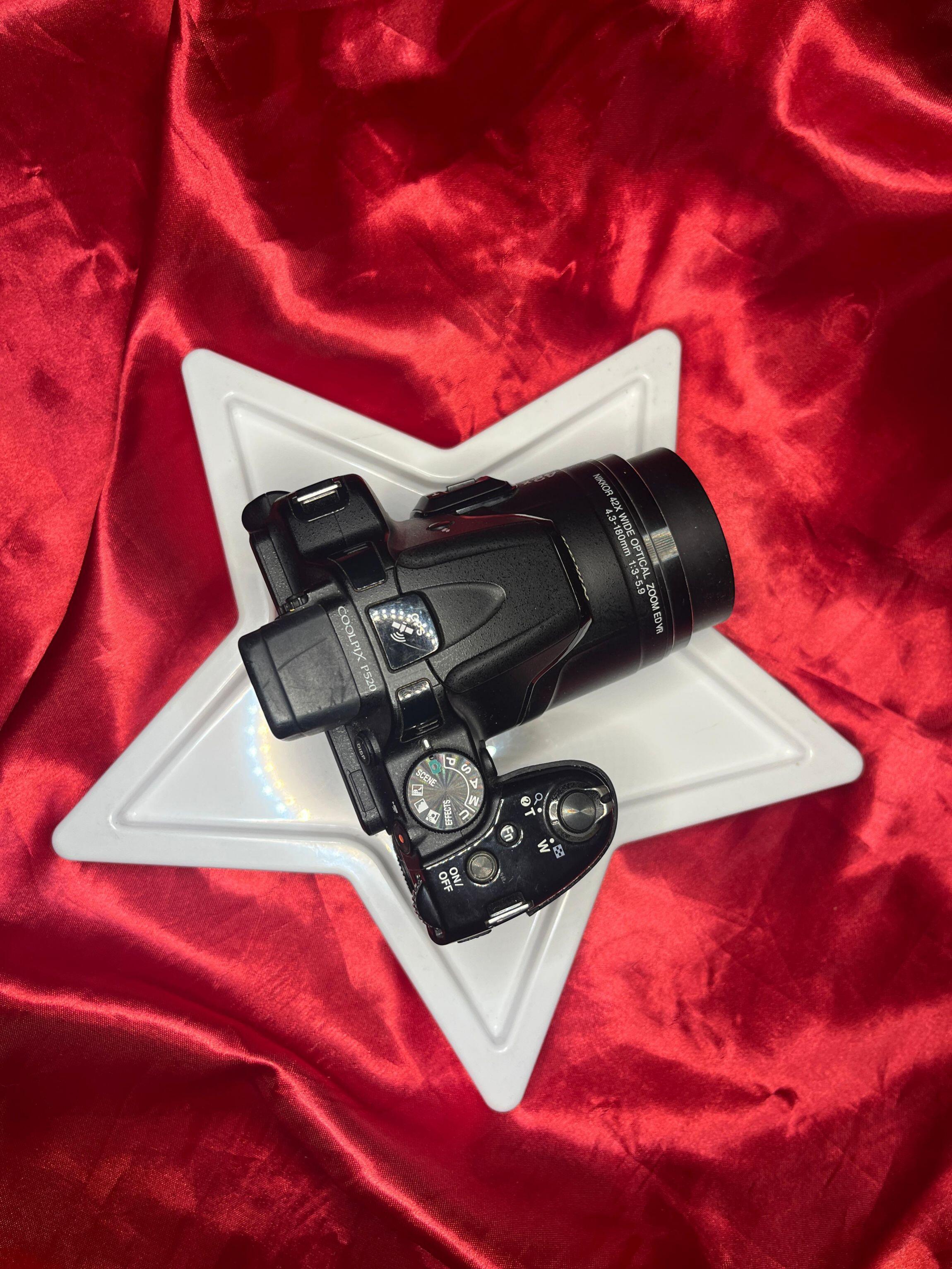Comprar Nikon Coolpix P520 | COM TELA FLIP PARA SELFIE