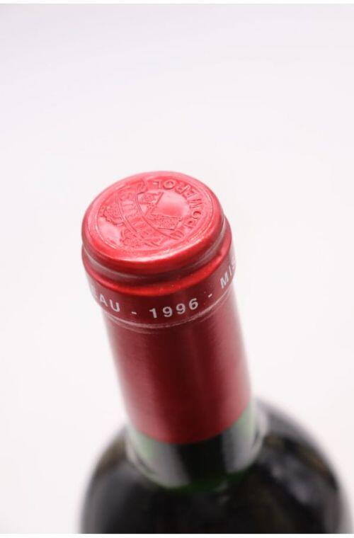 Petrus Pomerol 1985 空瓶 Petrus Pomerol 1985 空瓶 - メルカリ