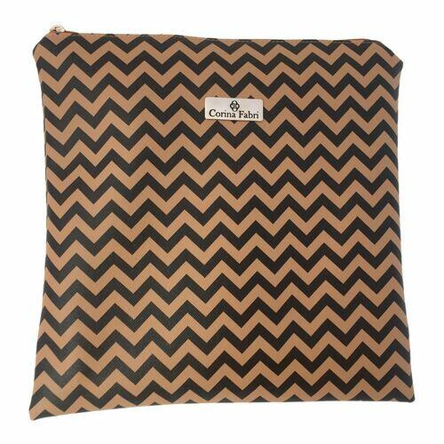 Porta Jaleco em Vinil Chevron Castanho