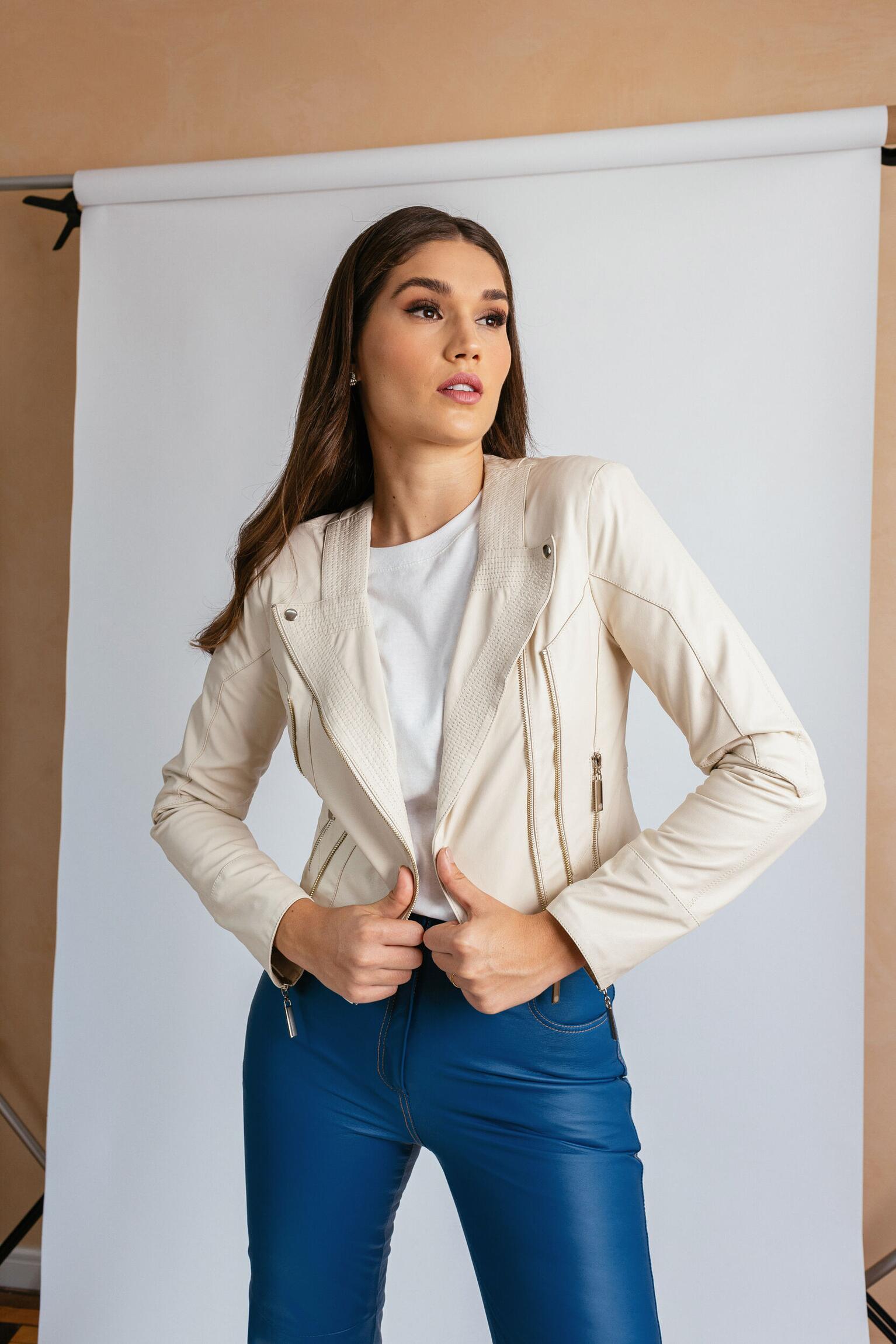 Comprar JAQUETA PERFECTO DE COURO - SARAH - a partir de R$2.378,30 -  Castanho Leather Wear
