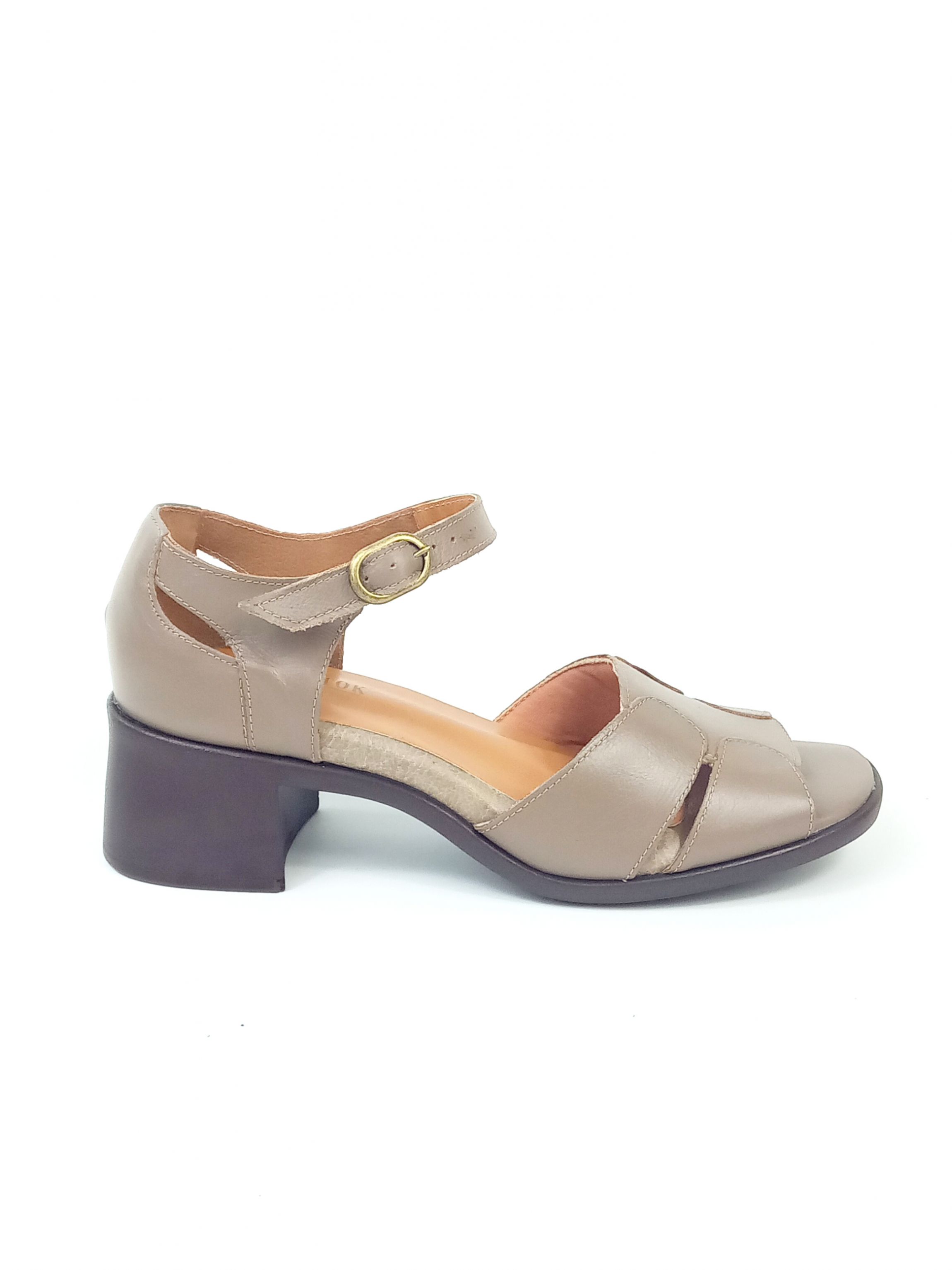 Comprar Sandália Salto Draw Cor Fendi Forma Correta a partir