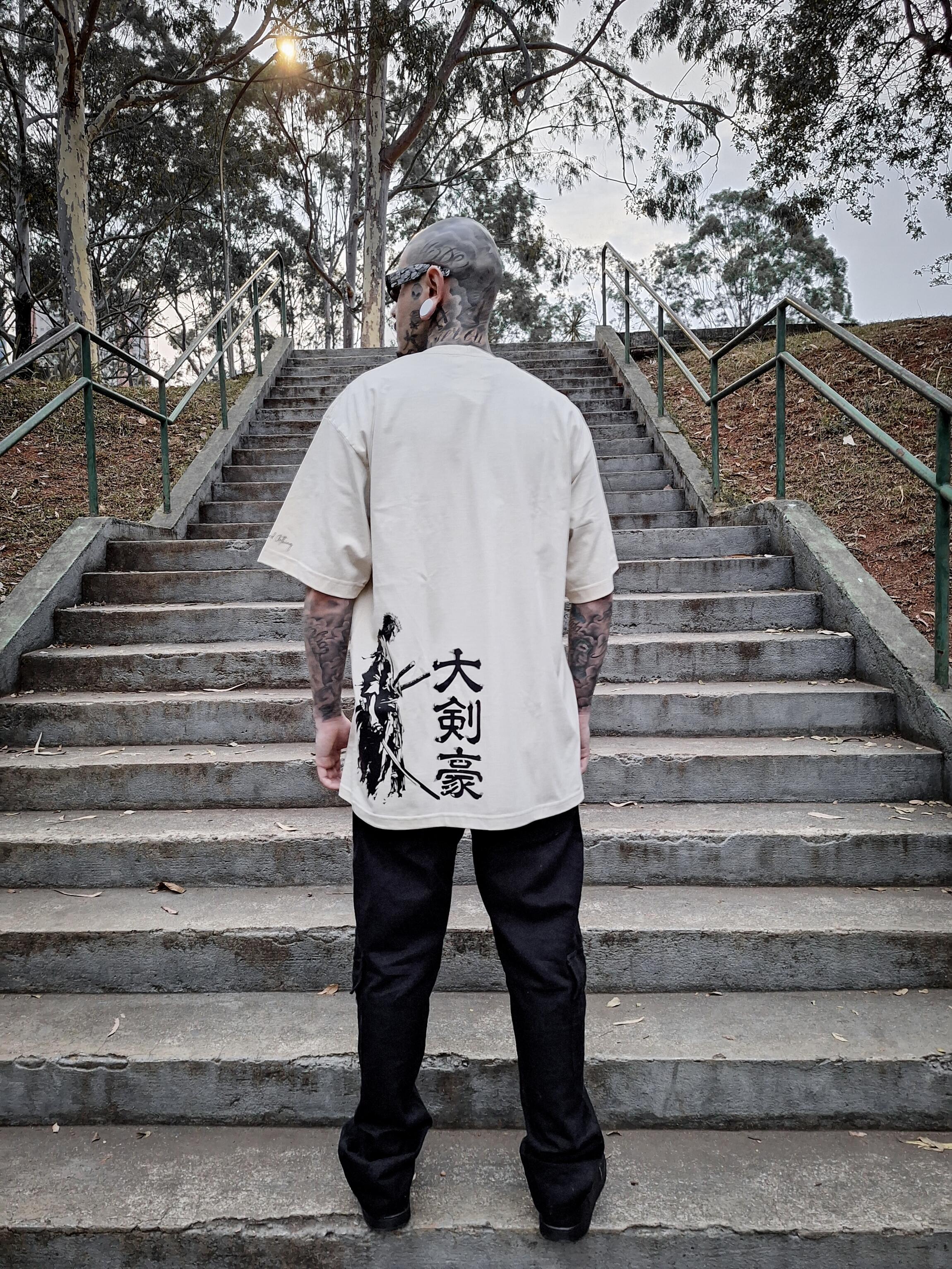 Comprar Camiseta Oversized Zoro - de R$110,56 a R$119,06