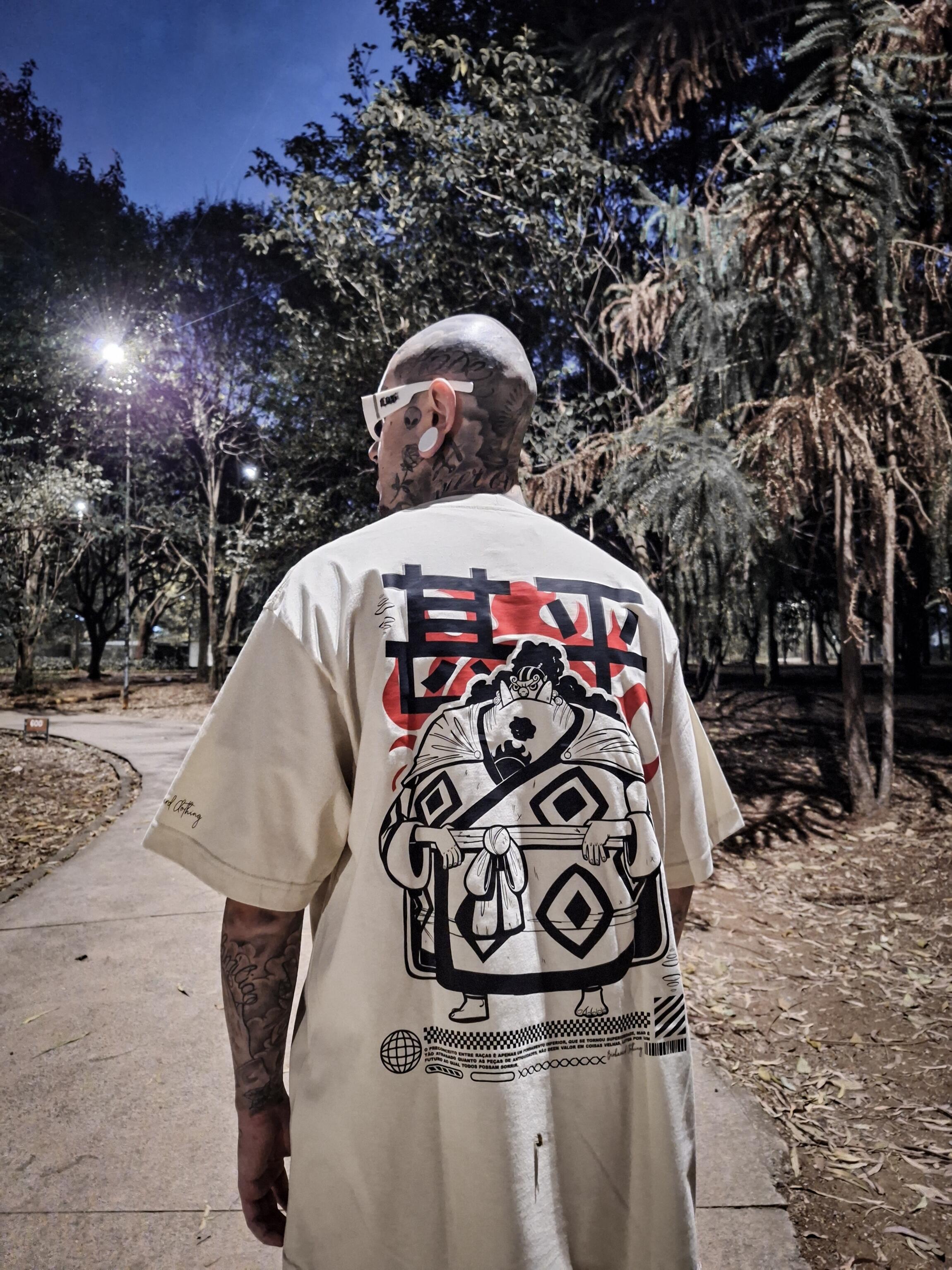 Comprar Camiseta Oversized Jinbe - a partir de R$109,34