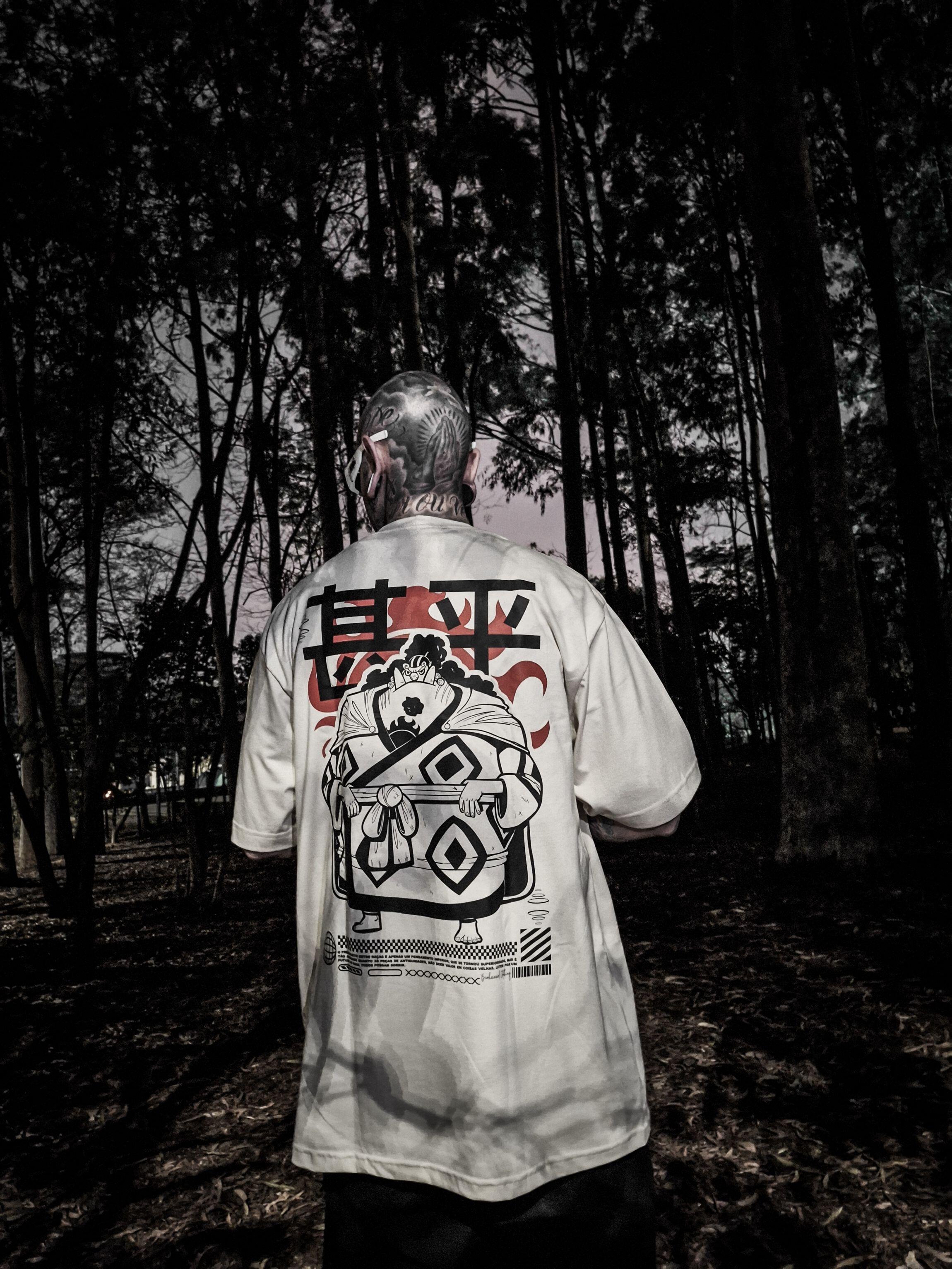 Comprar Camiseta Oversized Jinbe - de R$110,56 a R$119,06