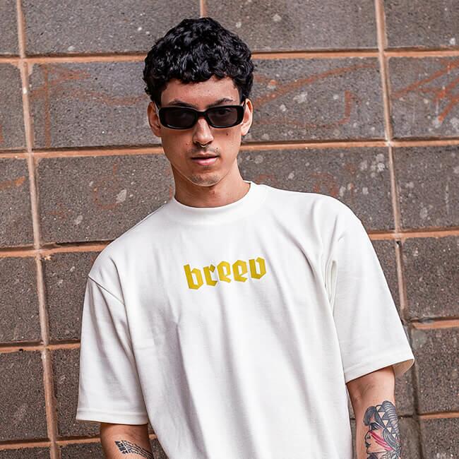 Acabamento e estrutura da camiseta Zeus