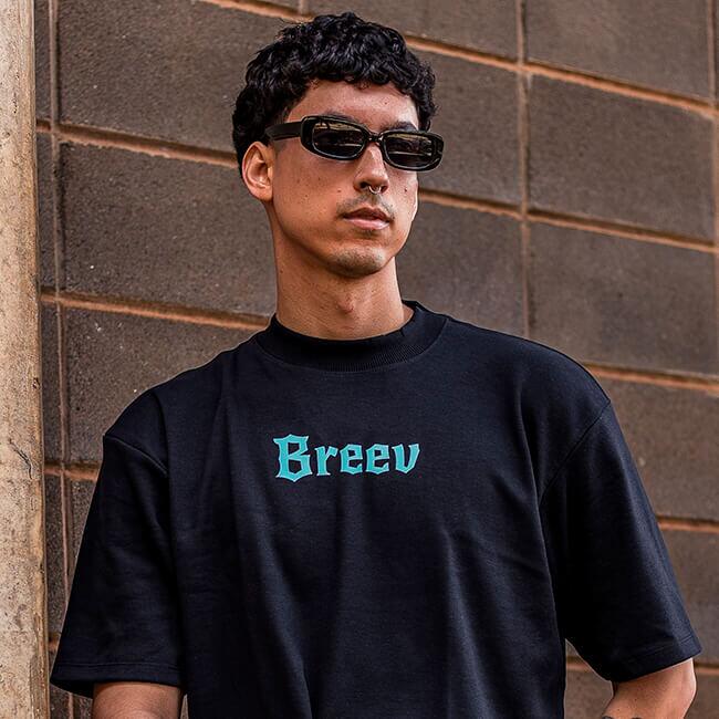 Acabamento e estrutura da camiseta Zeus