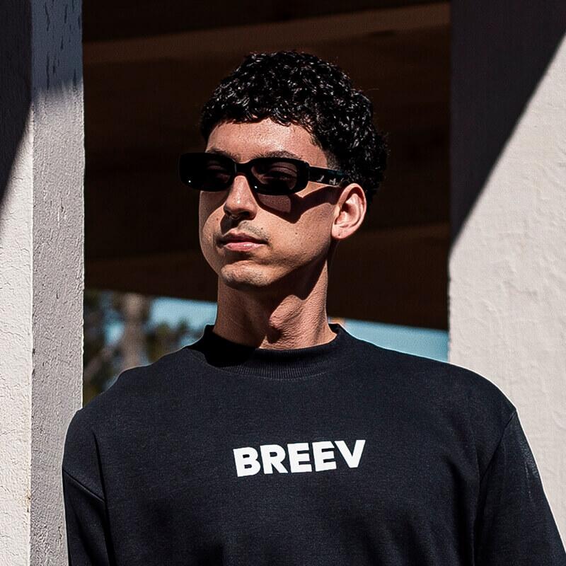 Camiseta Breev Basic costura reforçada gola ribana