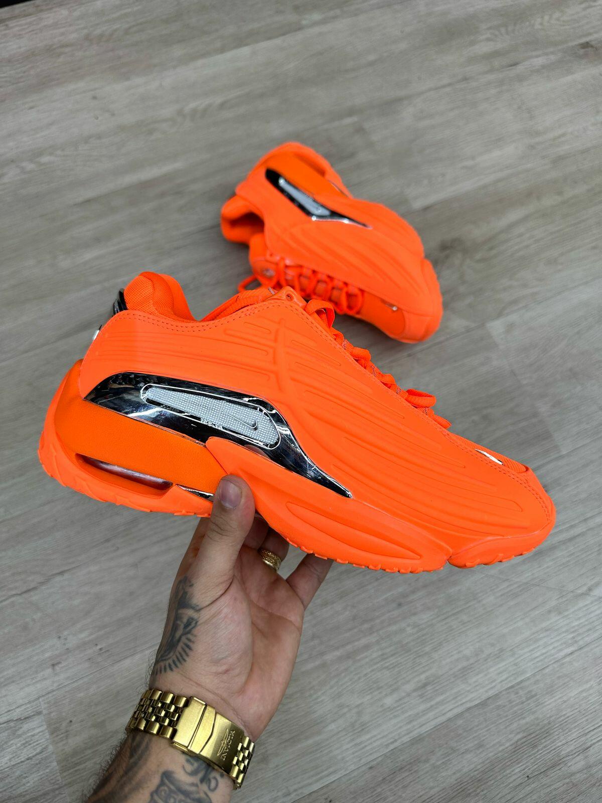 Comprar Nocta x Nike Hot Step 2 Safety Orange - R$600,00