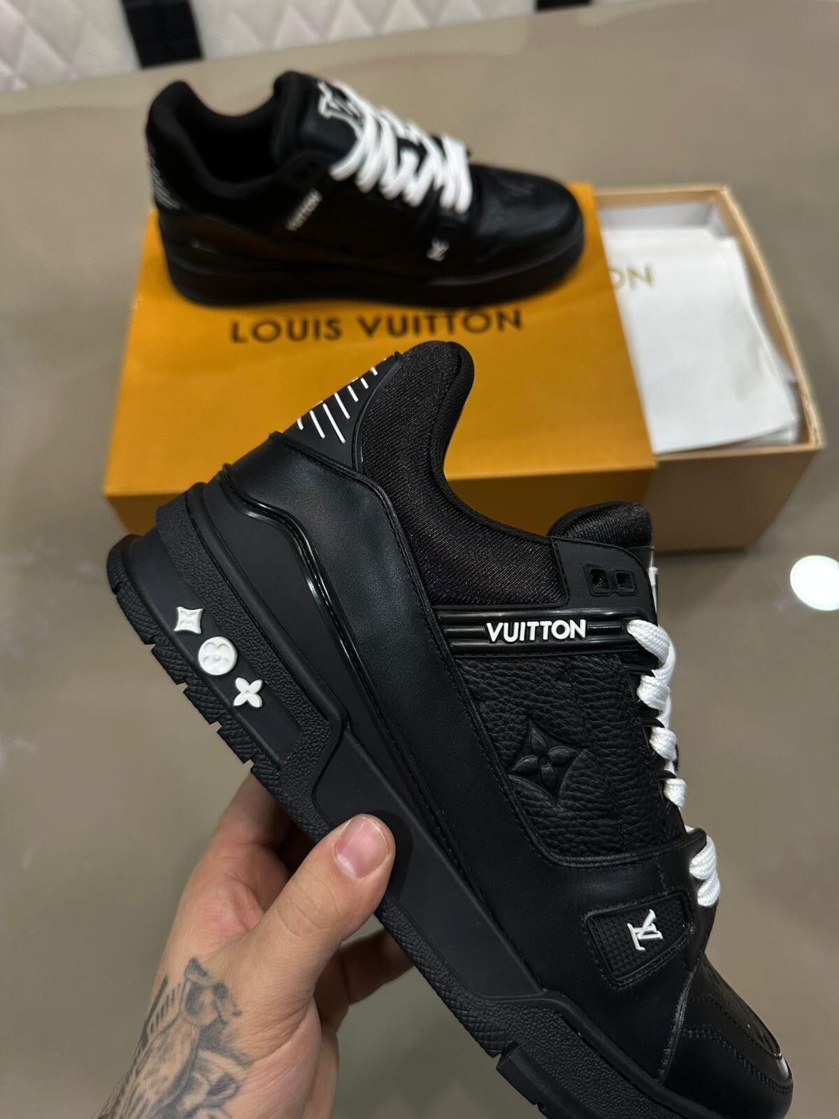 Comprar Tênis Louis Vuitton - R$1.800,00