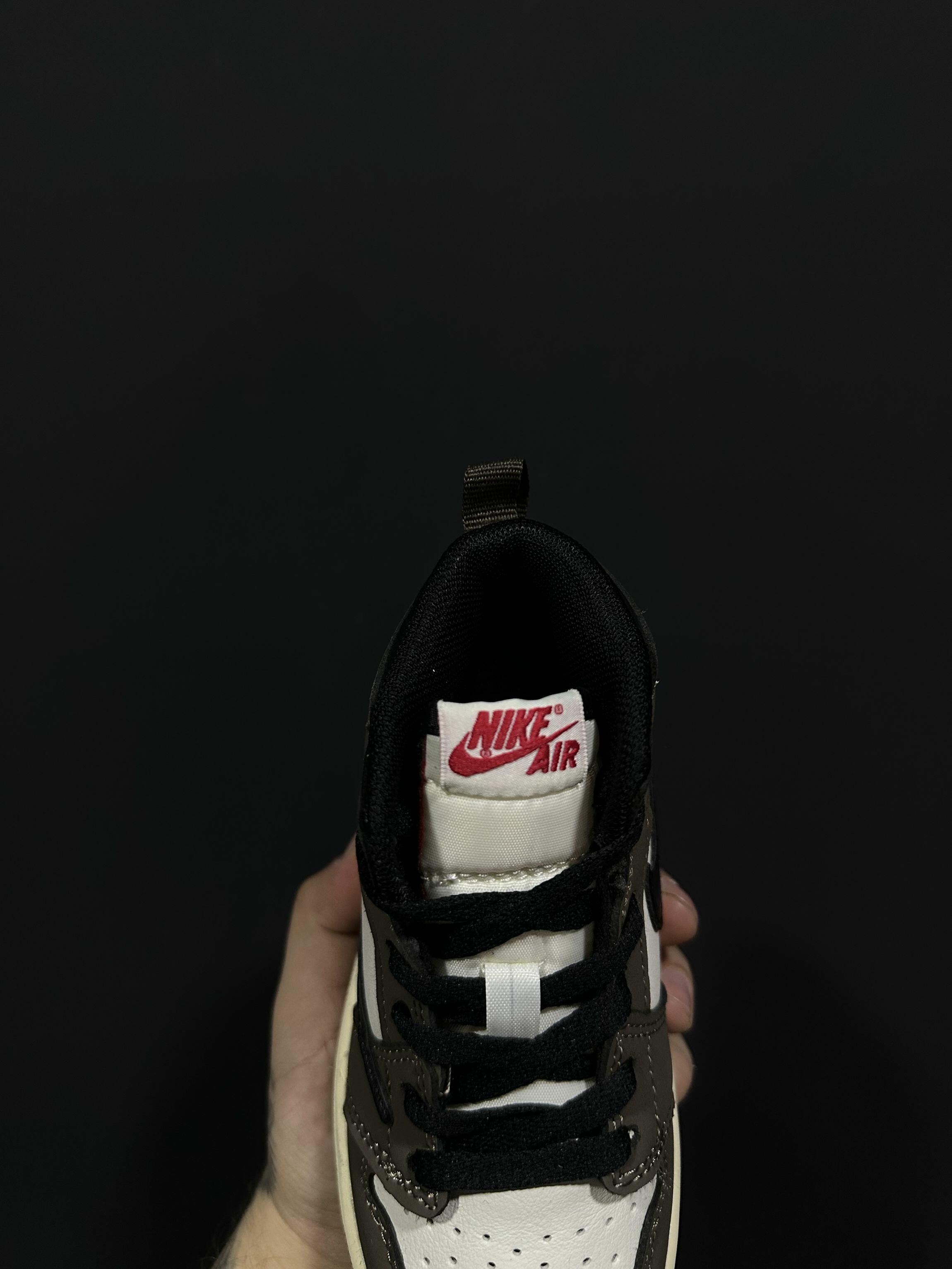 Comprar Travis Scott X Air Jordan 1 - R$800,00