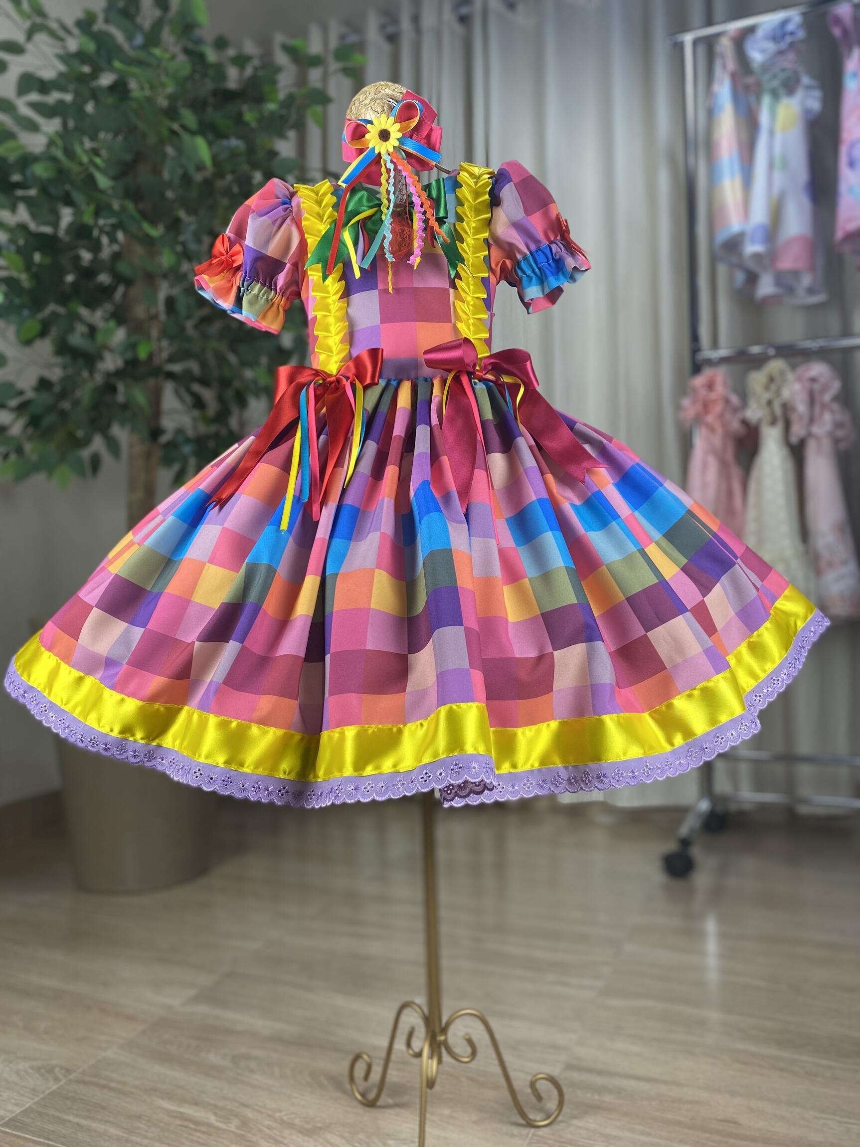 Comprar Vestido Rodado Luxo Junino Flores com Xadrez - Madaminha Moda  Infantil