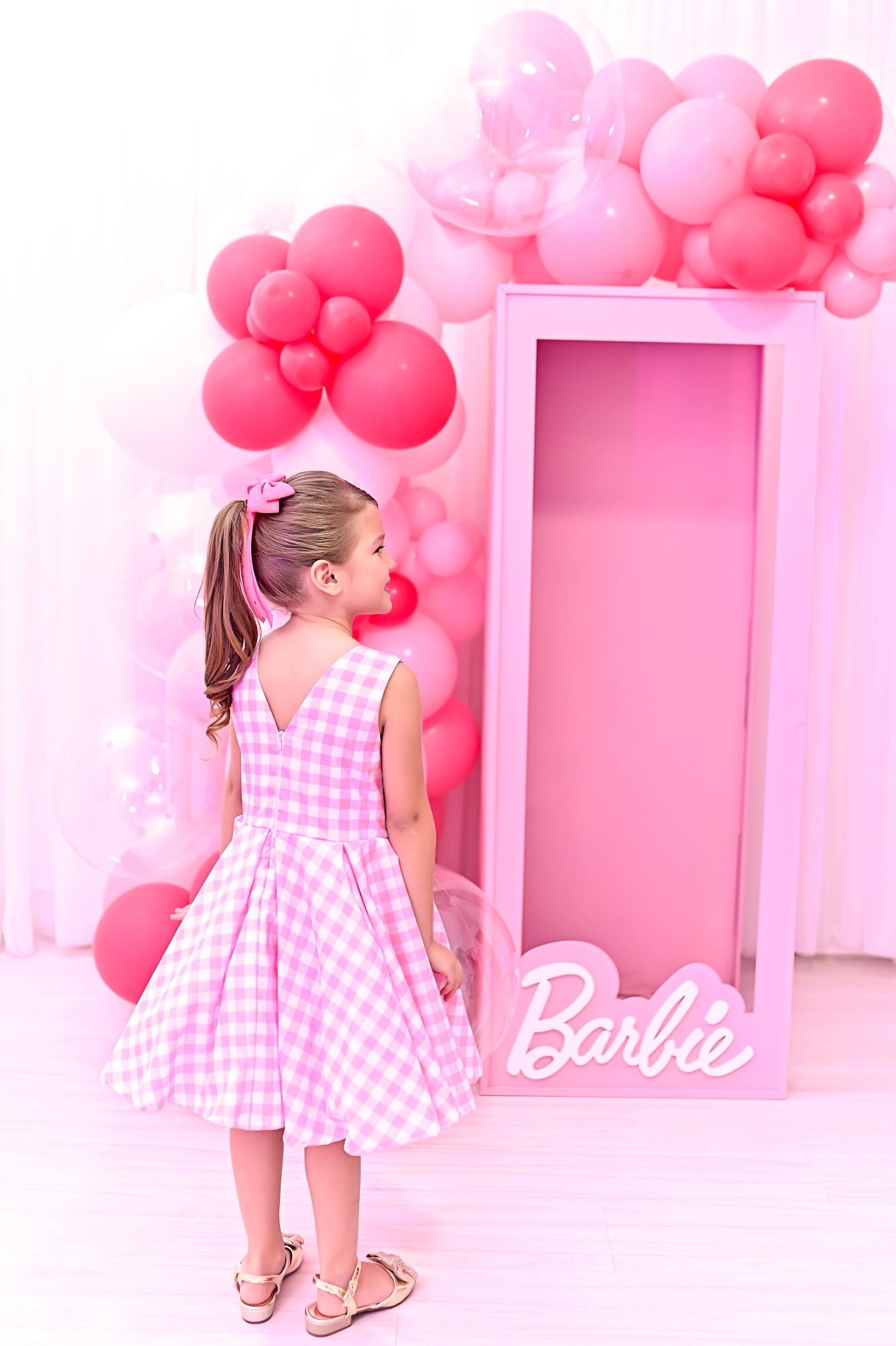 Roupa temática Barbie. Roupa Barbie xadrez rosa.