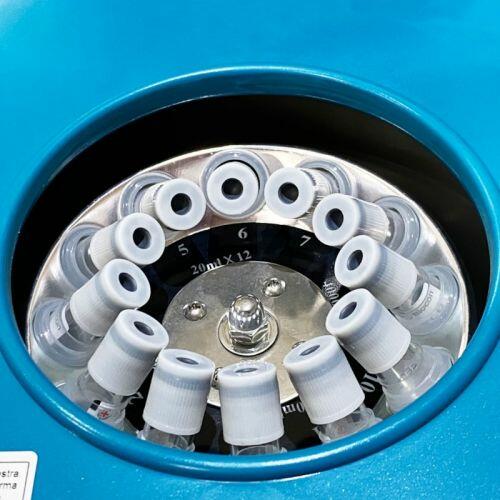 Centrífuga Digital  até 4000RPM Escovão de Carvão 12X15ml - Daiki 80-2B-DM