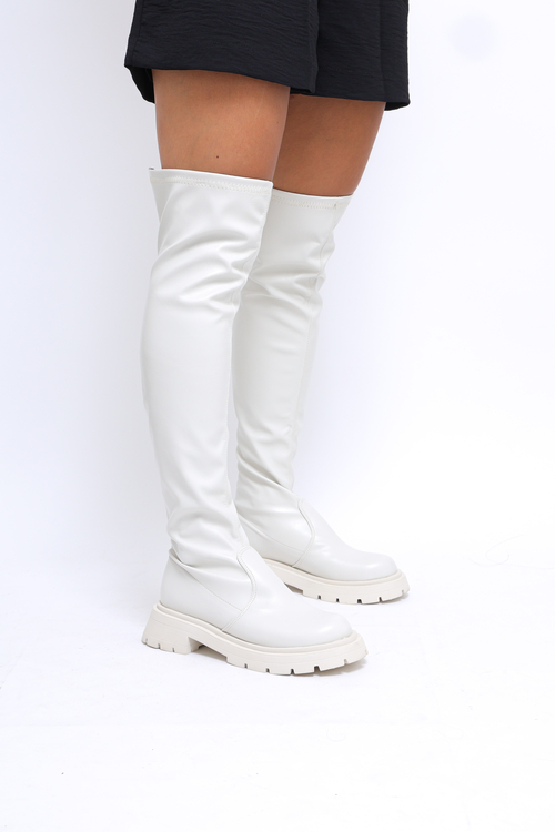 Bota off white cano longo salto baixo