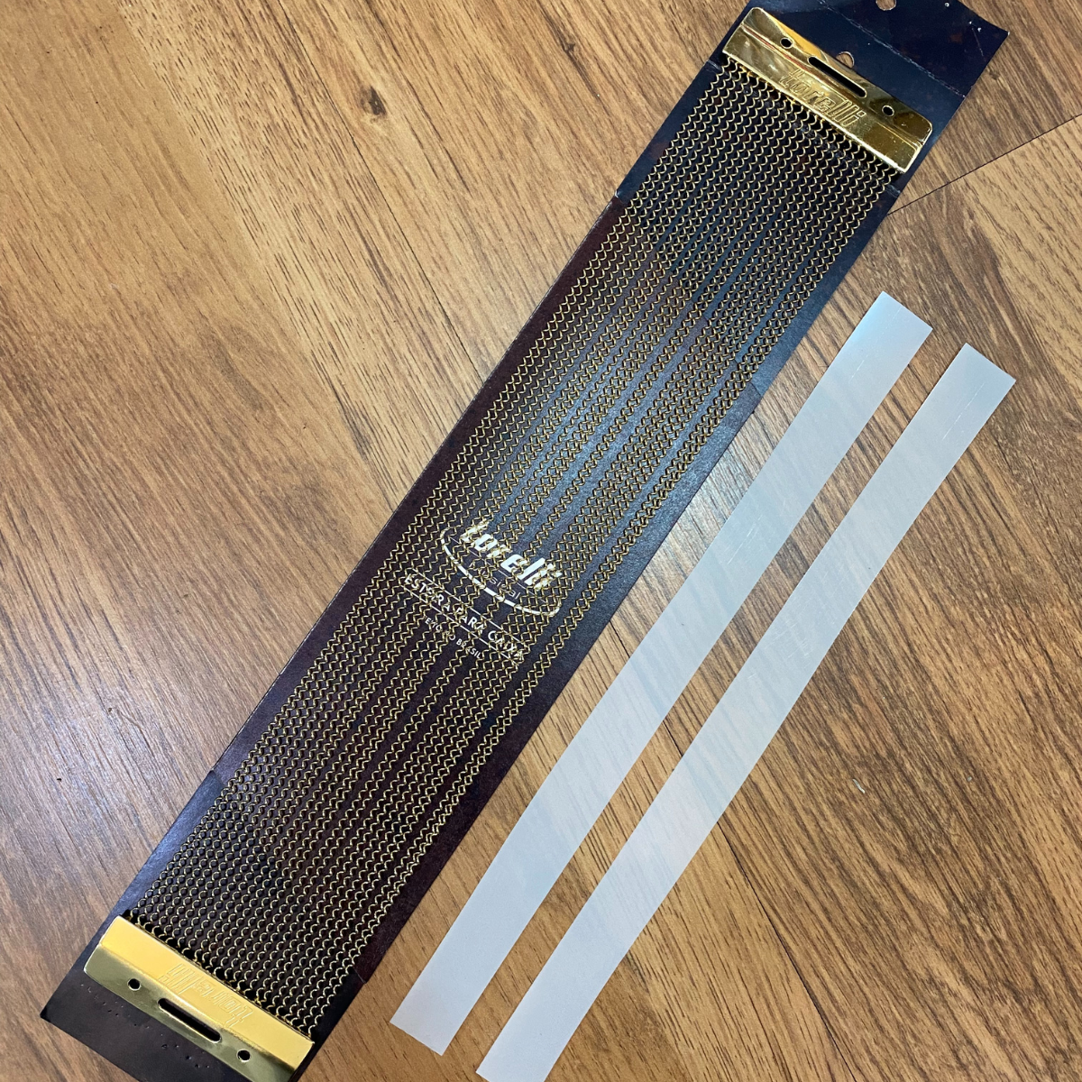 YOSA　テラボルスター Esteira para Caixa 14 Pol - 24 Fios Torelli Brass Wires - R$140,00