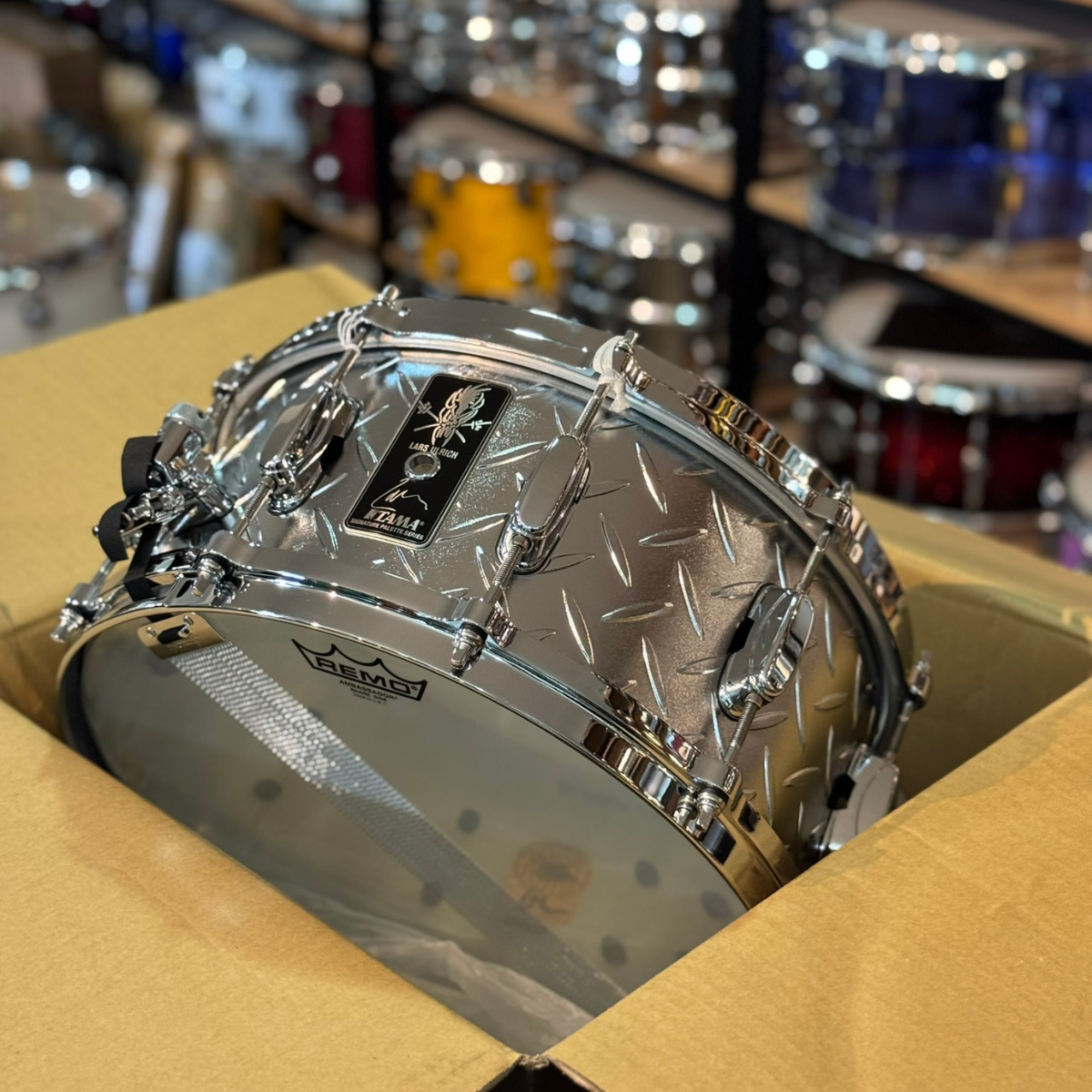 Comprar Caixa Tama Signature Lars Ulrich 14x6,5 Diamond Plate