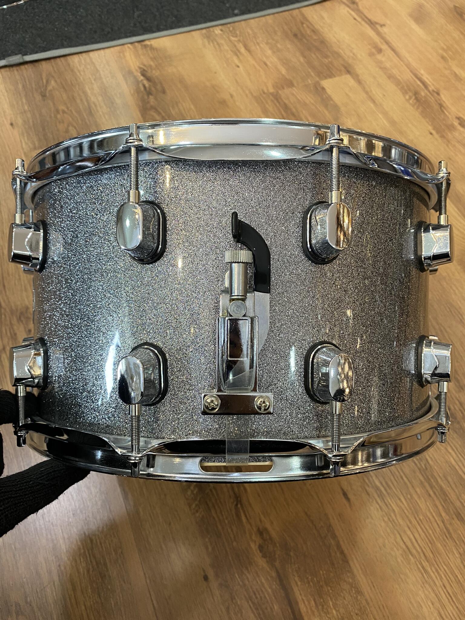 CAREERING / GUILTY PARTIES 07【SILVER】 Comprar Caixa De Bateria Spanking Silver Sparkle 14x8 SP1480P-SS