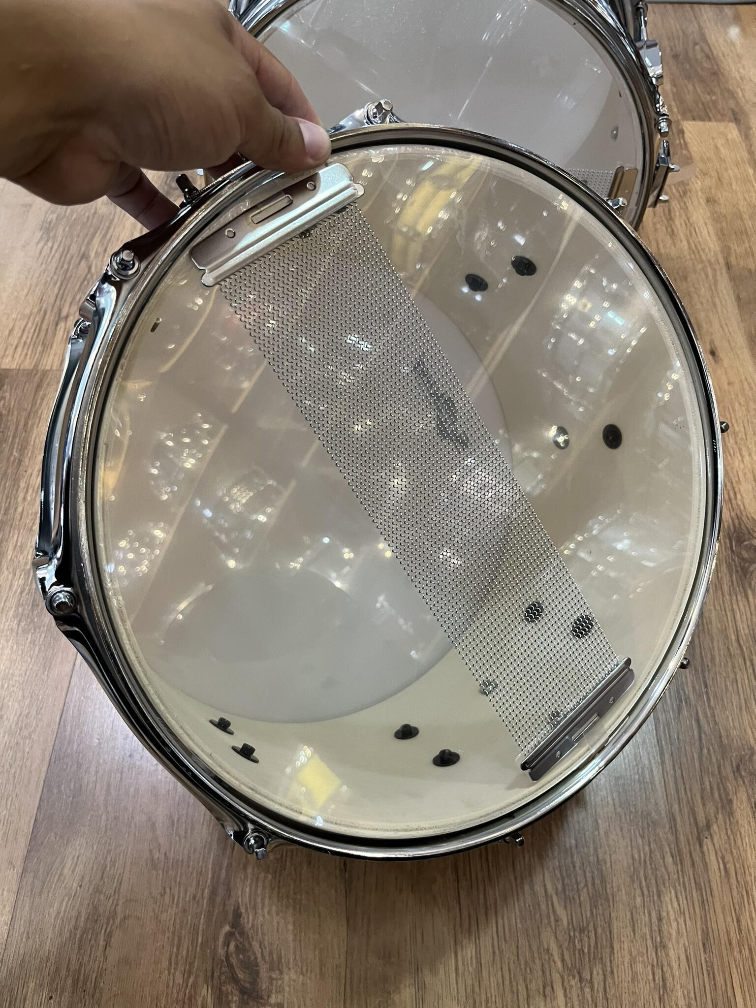 Comprar Caixa De Bateria Spanking Silver Sparkle 13x7 SP1370P-SS