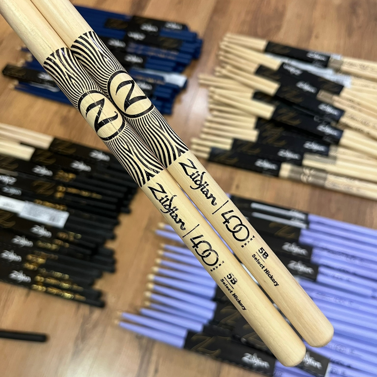 Comprar Baqueta Zildjian 400 Anos Madeira Tradicional 5B - R$140,00