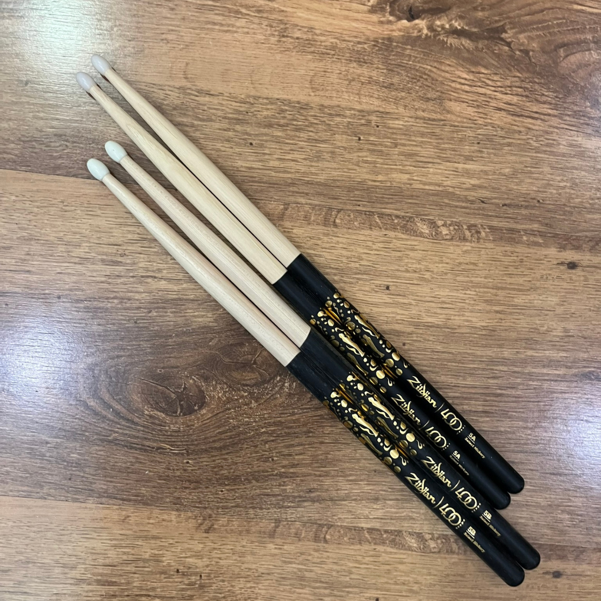 Comprar Baqueta Zildjian 400 Anos Grip C/ Ponta Nylon 5B - R$155,00