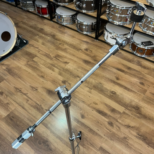 Comprar Estante Girafa Hard Beat HBBC-200 Com Contrapeso - R$375,00