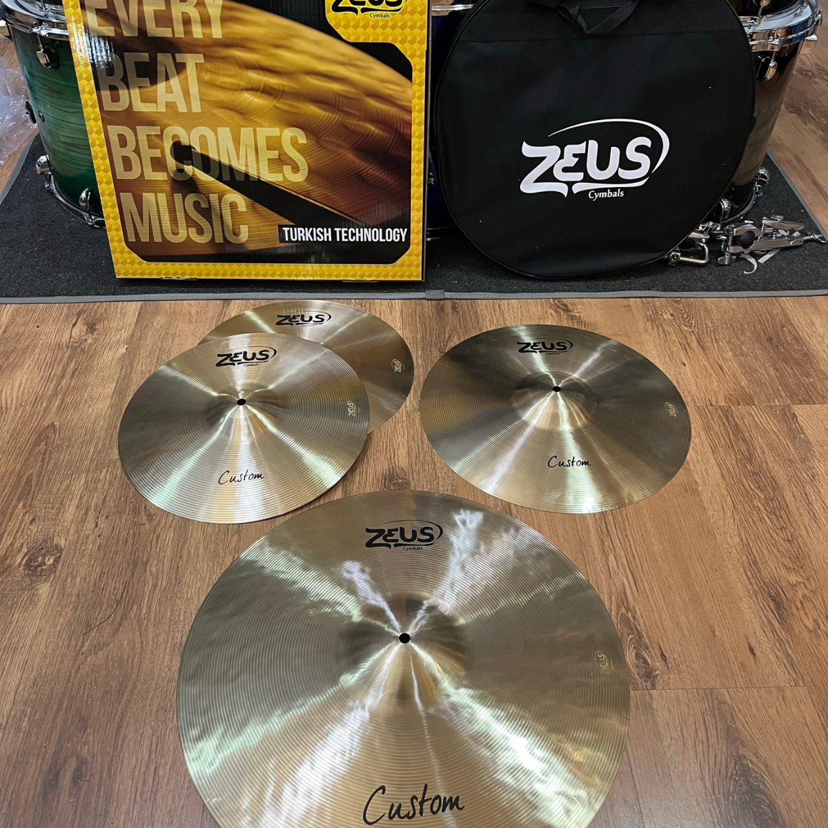 Comprar Kit Pratos Zeus Custom Set C Tradicional com Bag - R$2.735,00 Comprar Kit Pratos Zeus Custom Set C Tradicional com Bag - R$2.735,00