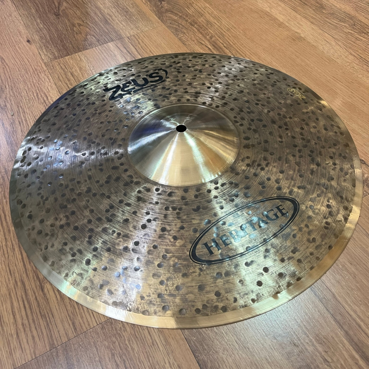 Comprar Prato De Bateria Crash Zeus Heritage De 17 Polegas - R$978,00