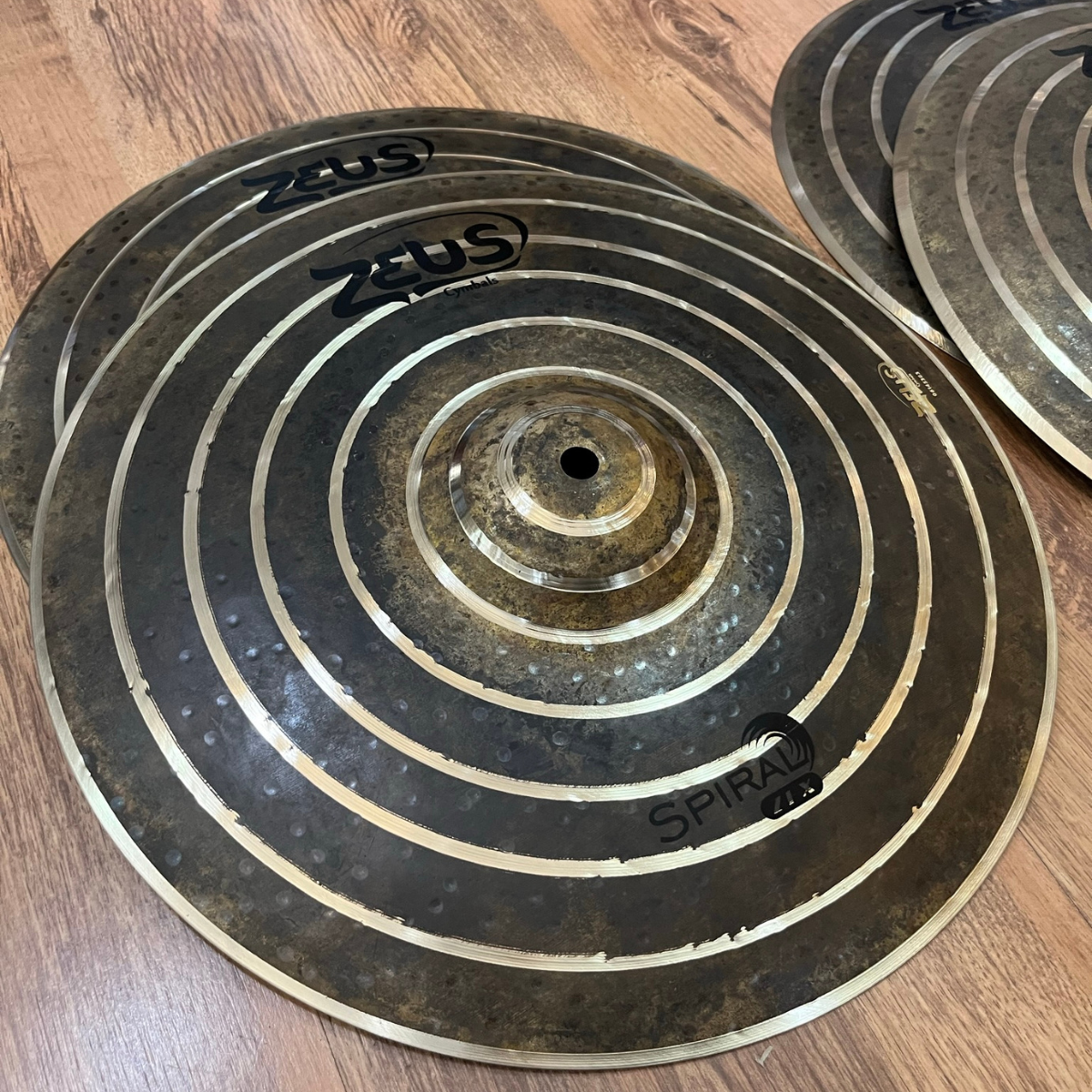 Comprar Prato De Bateria Zeus Hats Spiral De 15 Polegadas - R$1.640,00