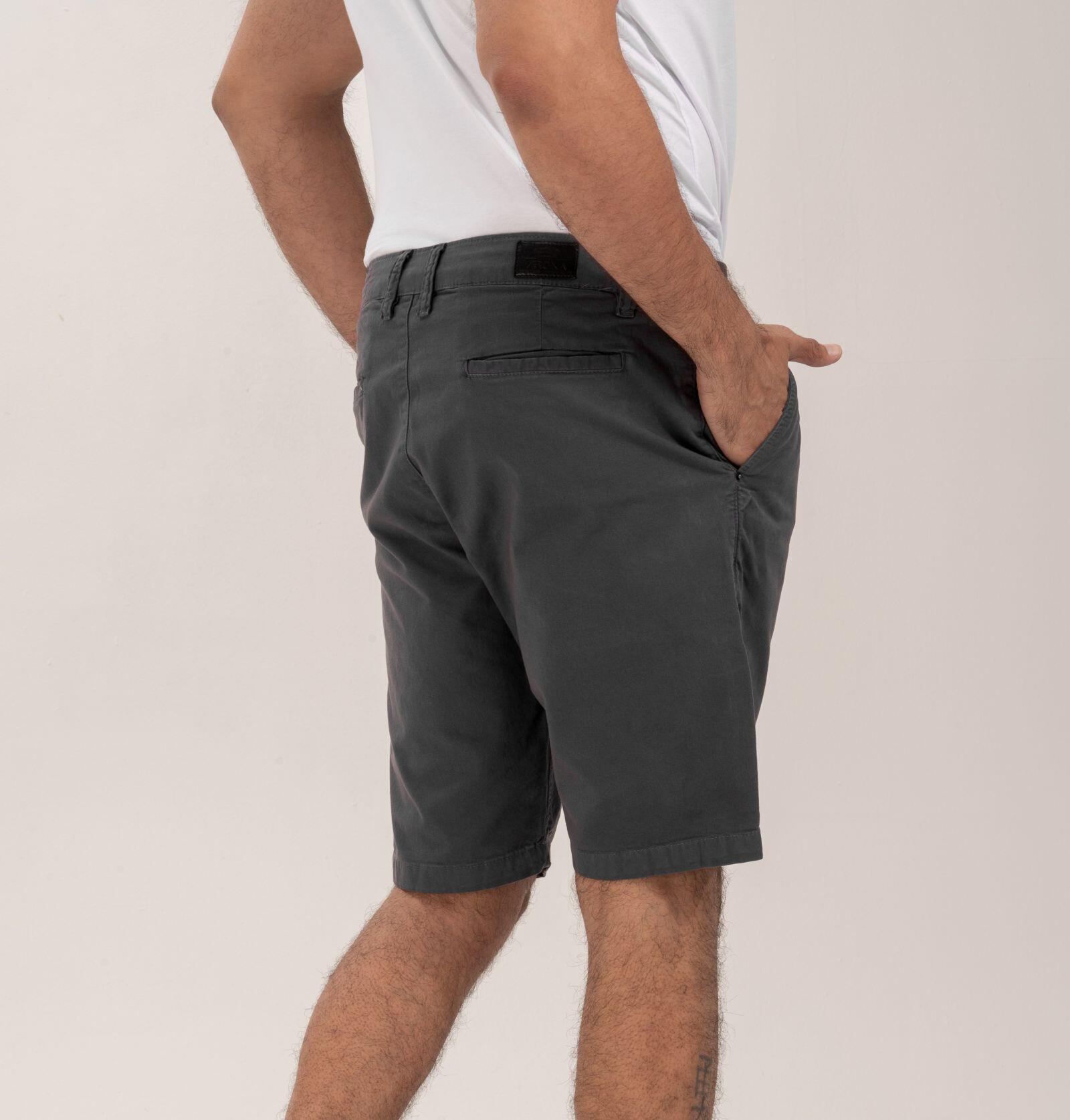 Bermuda Sarja Slim Chino