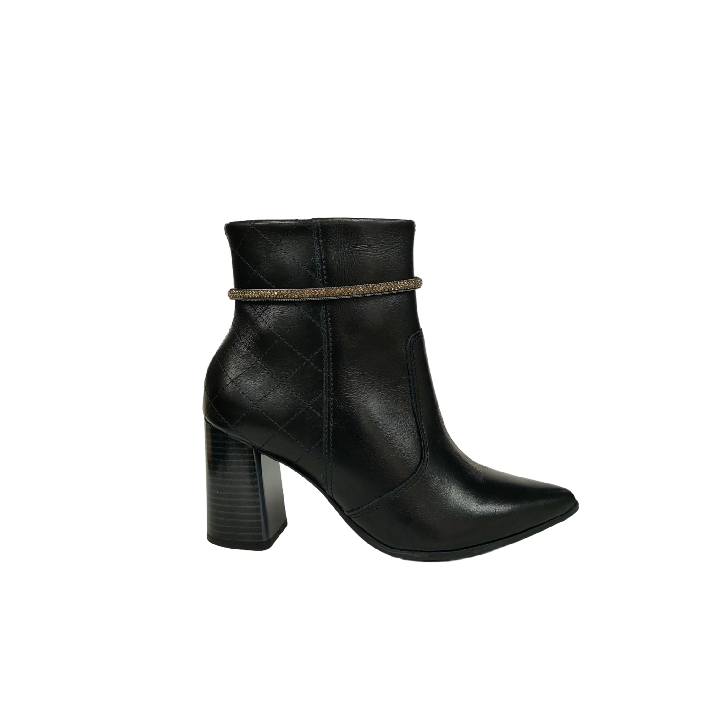 Bota Cano Curto Ramarim: Estilo e Conforto em Cada Passo!