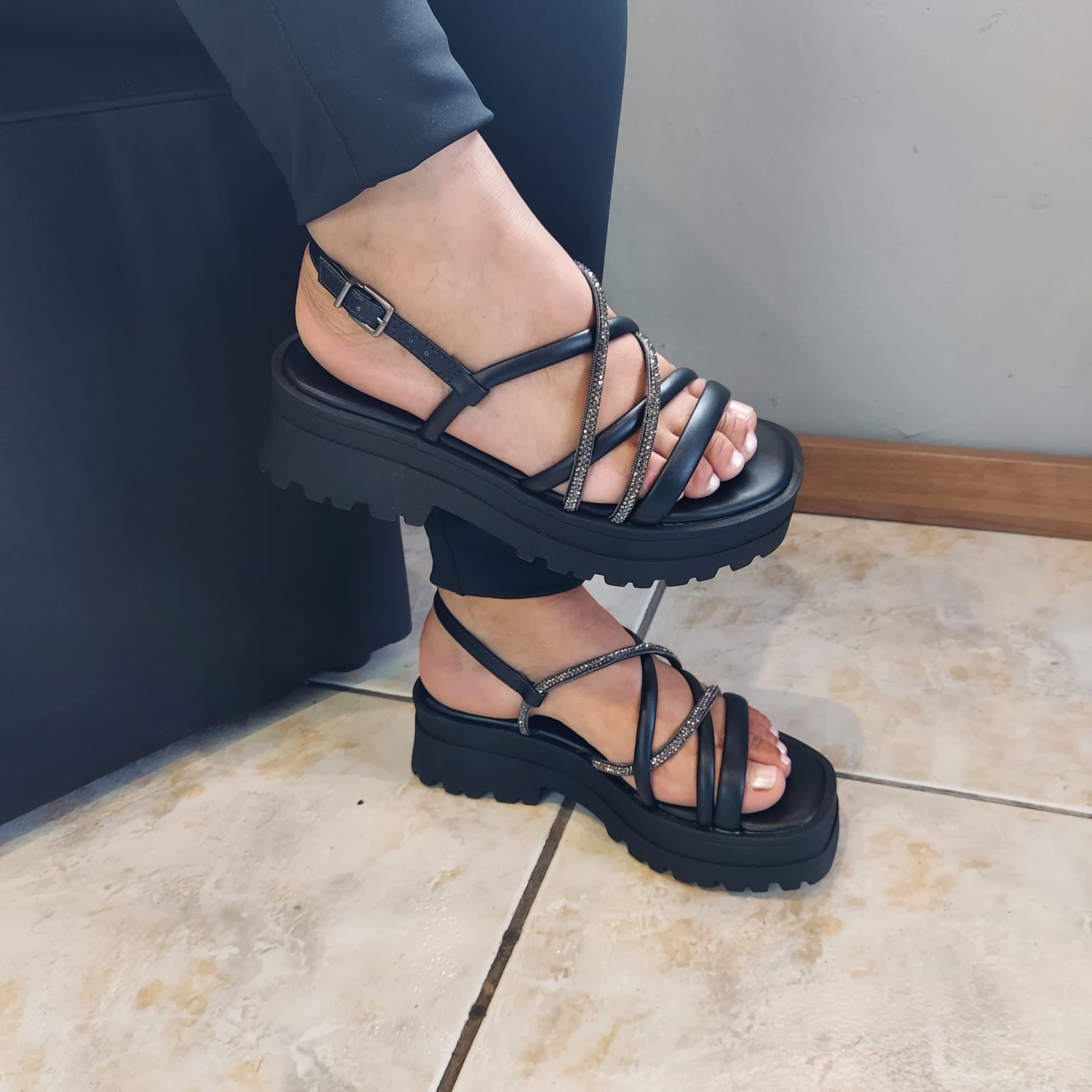 Sand Lia SandÃ¡lia Ramarim Tratorada Sandalia Tratorada Ramarim