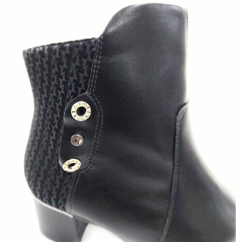 Comfortflex Bota Cano Curto Feminina Salto 5 cm Ref. 2292302