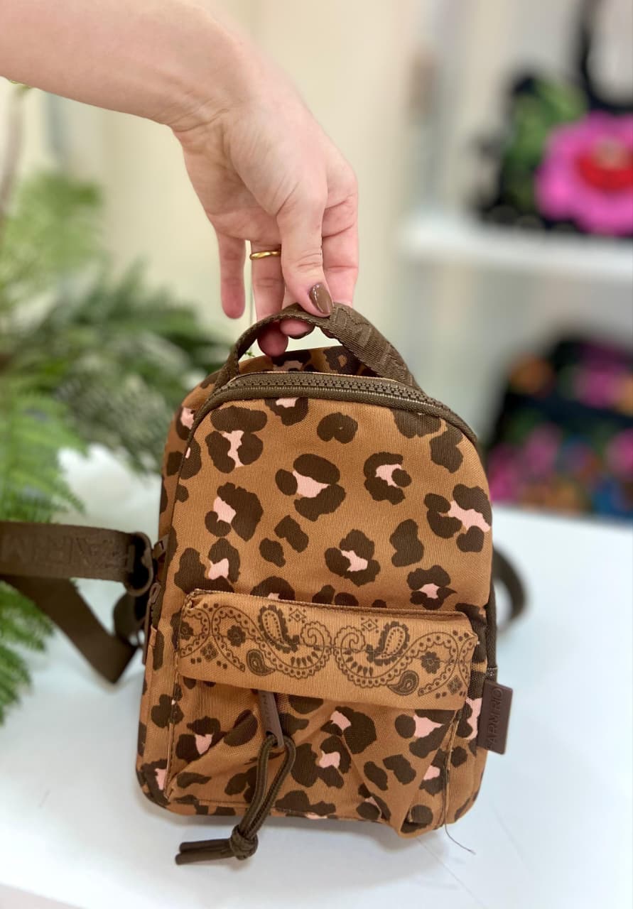 Comprar Mini Mochila Borogodó Onça Bandana Caramelo FARM ETC